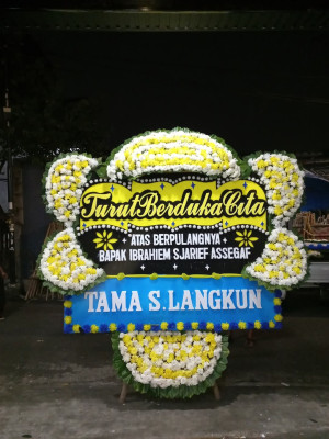 Papan Bunga Duka di Kerokan
